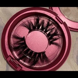 Mink eyelashes